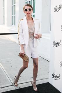 Emma Roberts feet photo thumbnail