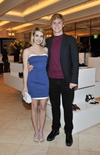 Emma Roberts feet photo thumbnail