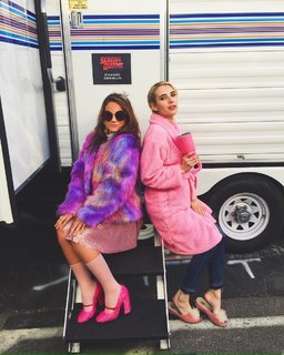 Emma Roberts feet photo thumbnail