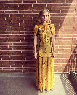 Emma Roberts feet photo thumbnail
