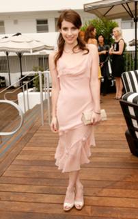 Emma Roberts feet photo thumbnail