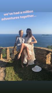 Emma Roberts feet photo thumbnail