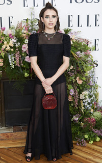 Emma Roberts feet photo thumbnail