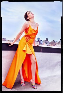 Emma Roberts feet photo thumbnail