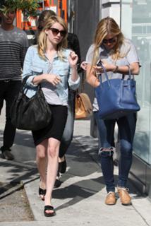 Emma Roberts feet photo thumbnail