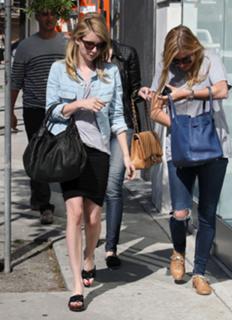 Emma Roberts feet photo thumbnail