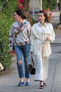 Emma Roberts feet photo thumbnail