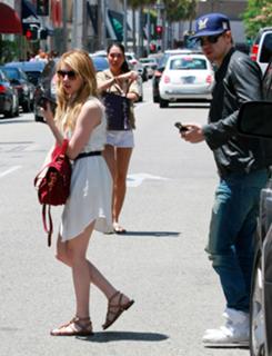 Emma Roberts feet photo thumbnail