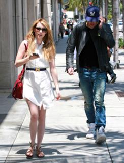 Emma Roberts feet photo thumbnail