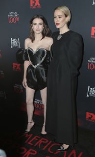 Emma Roberts feet photo thumbnail