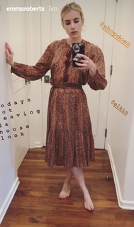 Emma Roberts feet photo thumbnail