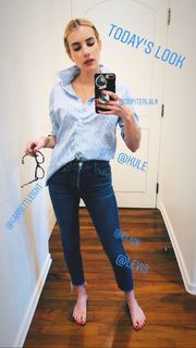 Emma Roberts feet photo thumbnail