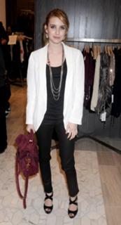 Emma Roberts feet photo thumbnail