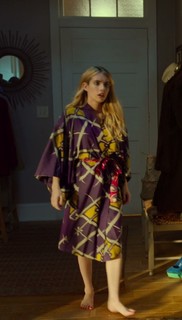 Emma Roberts feet photo thumbnail