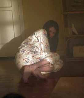 Emma Roberts feet photo thumbnail