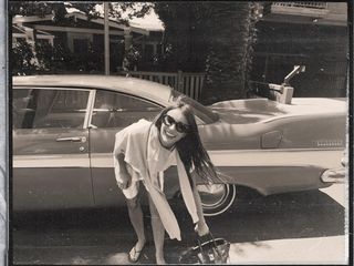 Emma Roberts feet photo thumbnail