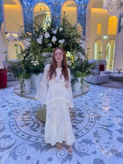 Emma Roberts feet photo thumbnail