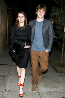 Emma Roberts feet photo thumbnail
