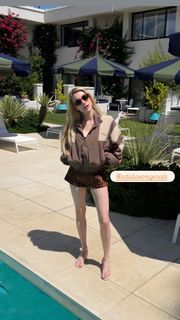 Emma Roberts feet photo 6