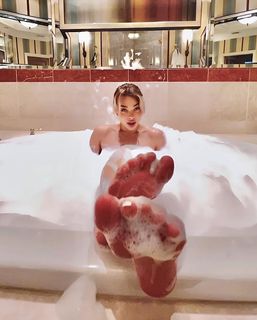 Emma Rose feet photo thumbnail