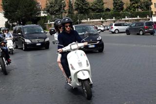 Emma Stone feet photo thumbnail