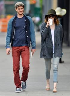 Emma Stone feet photo thumbnail