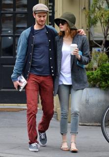 Emma Stone feet photo thumbnail