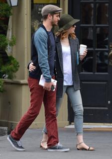 Emma Stone feet photo thumbnail