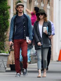 Emma Stone feet photo thumbnail