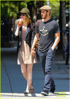 Emma Stone feet photo thumbnail