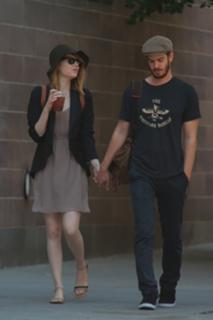 Emma Stone feet photo thumbnail