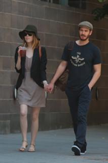 Emma Stone feet photo thumbnail