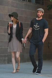 Emma Stone feet photo thumbnail