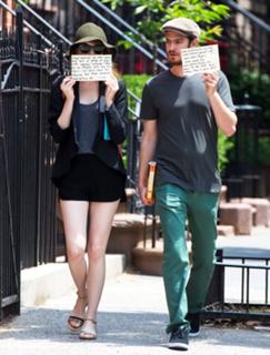 Emma Stone feet photo thumbnail