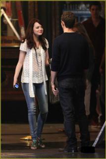 Emma Stone feet photo thumbnail