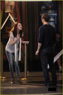Emma Stone feet photo thumbnail