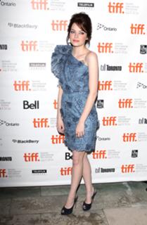 Emma Stone feet photo thumbnail