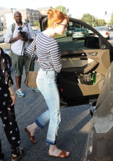 Emma Stone feet photo thumbnail