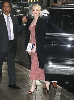 Emma Stone feet photo thumbnail