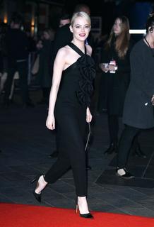 Emma Stone feet photo thumbnail
