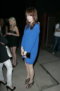 Emma Stone feet photo thumbnail