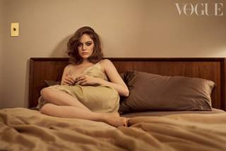 Emma Stone feet photo thumbnail
