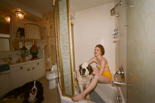 Emma Stone feet photo thumbnail