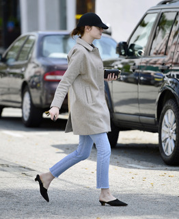 Emma Stone feet photo thumbnail
