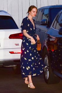 Emma Stone feet photo thumbnail
