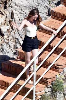 Emma Stone feet photo thumbnail