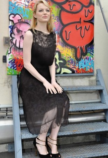 Emma Stone feet photo thumbnail