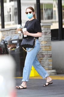 Emma Stone feet photo thumbnail
