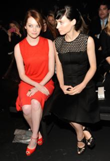 Emma Stone feet photo thumbnail