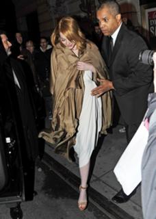 Emma Stone feet photo thumbnail